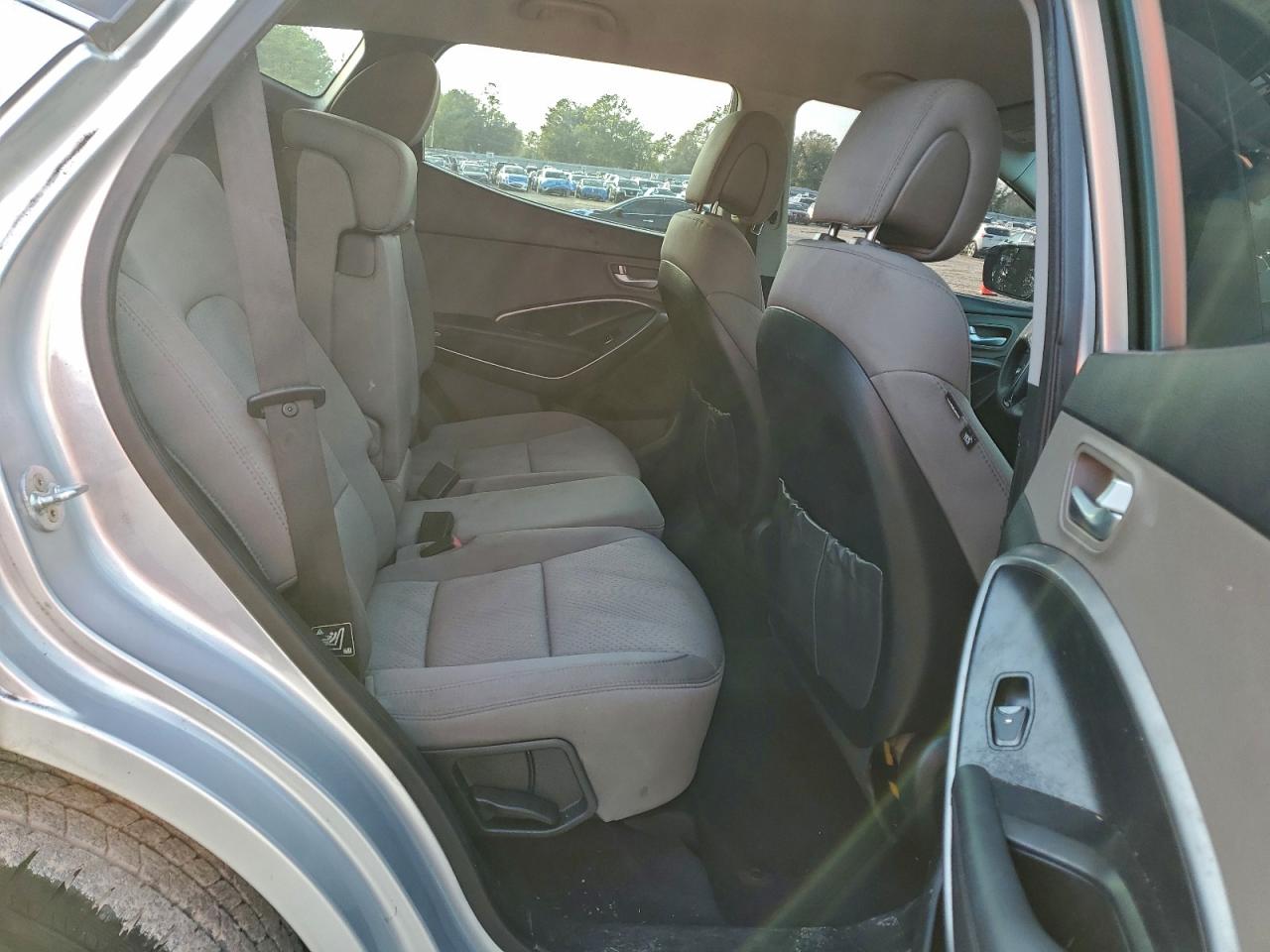 Hyundai SANTA FE Image 9