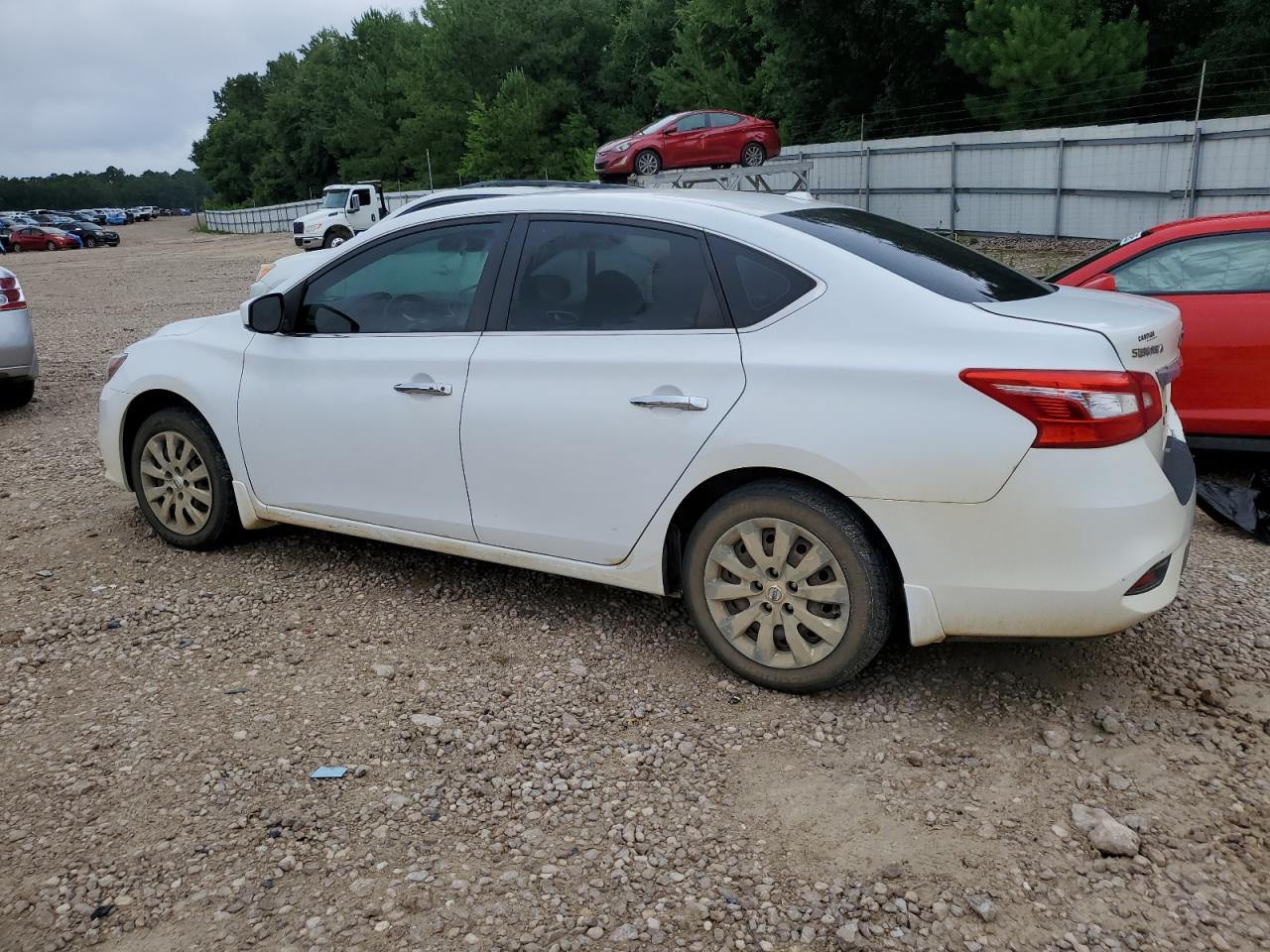 Nissan Sentra S Image 4