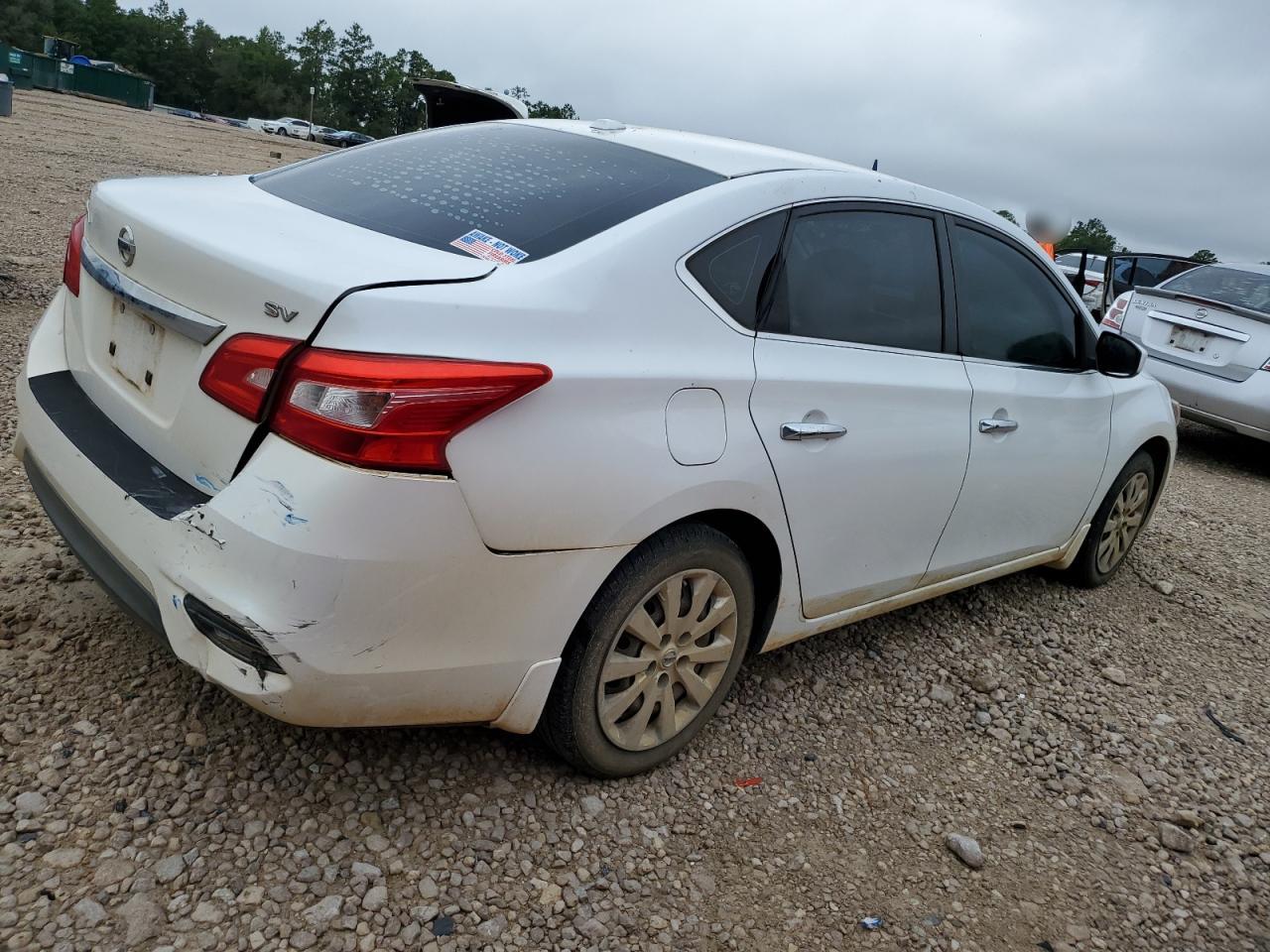 Nissan Sentra S Image 3