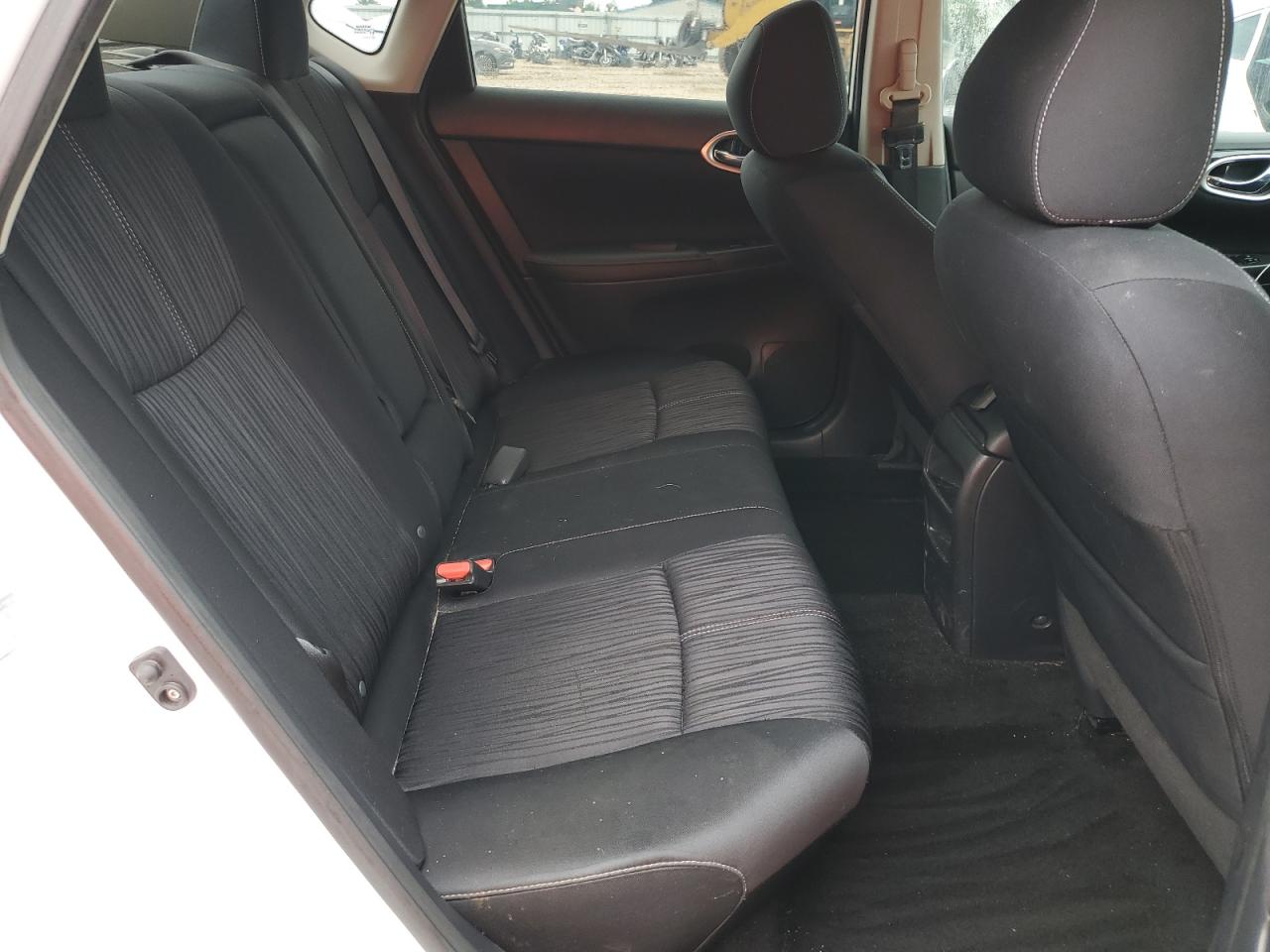 Nissan Sentra S Image 8