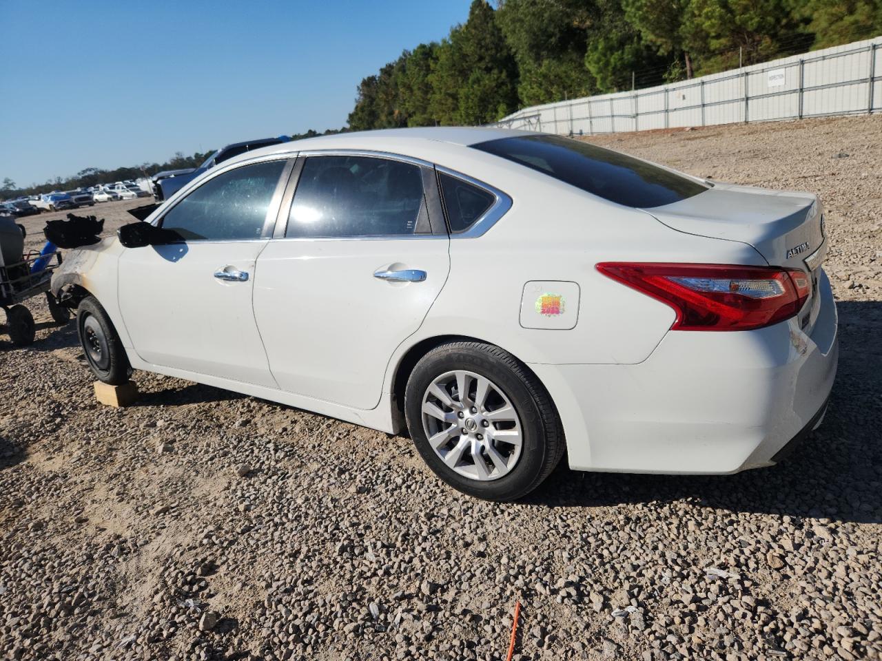 Nissan Altima 2.5 Image 3