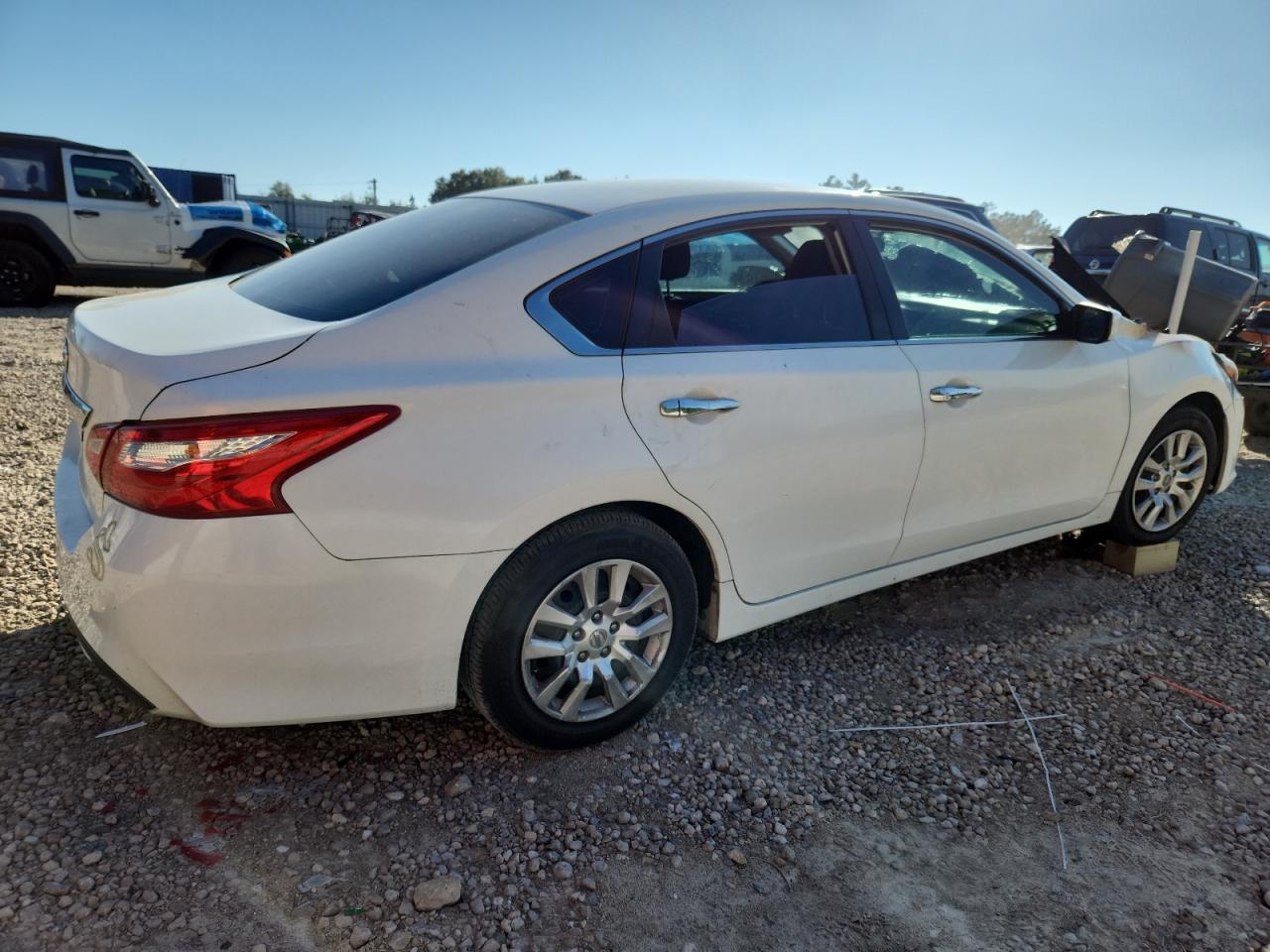 Nissan Altima 2.5 Image 2