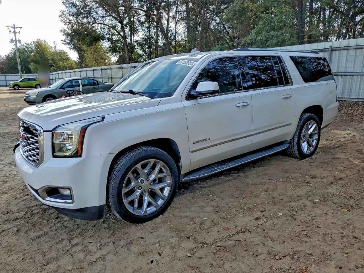 GMC Yukon Denali Image 1