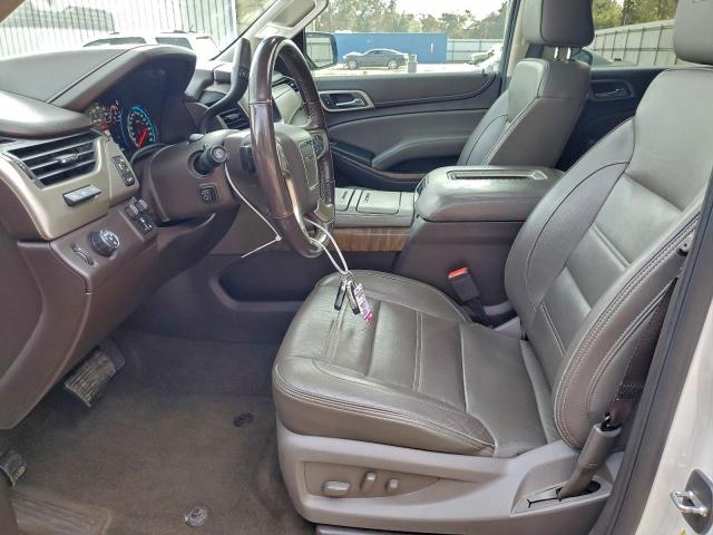 GMC Yukon Denali Image 7