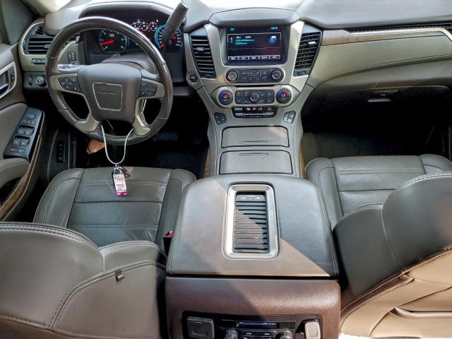 GMC Yukon Denali Image 11