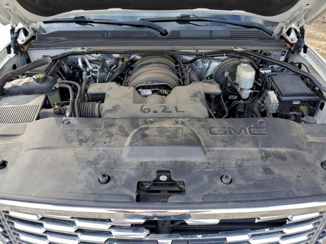 GMC Yukon Denali Image 9