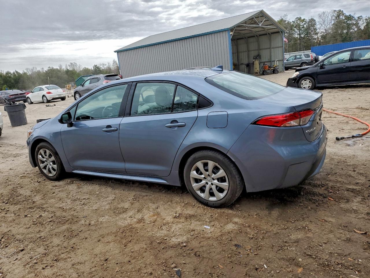 Toyota Corolla Le Image 10