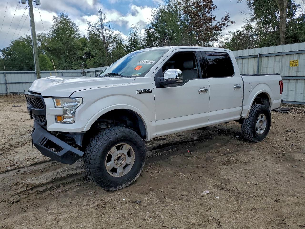 Ford F-150 Supercrew Image 1