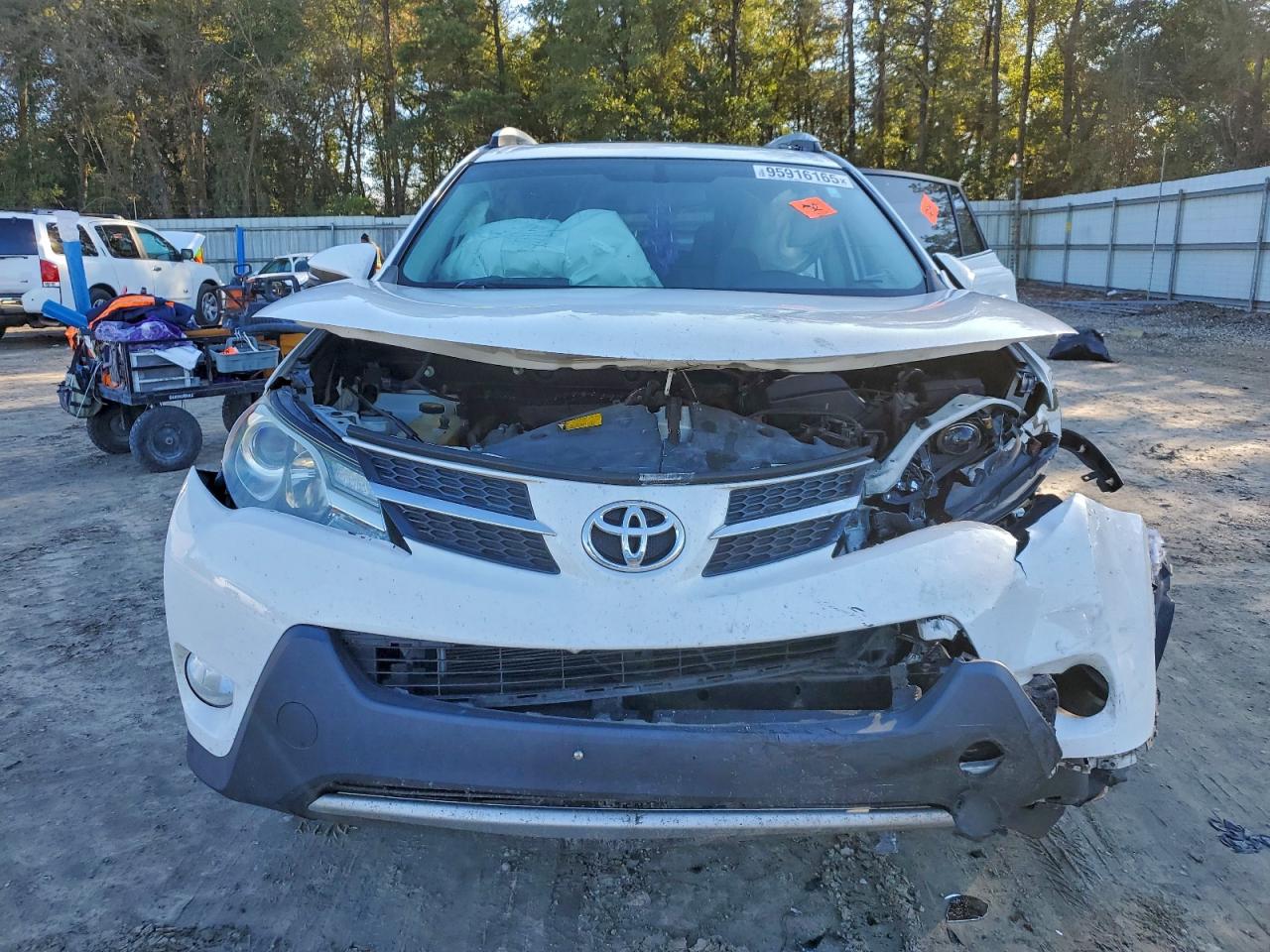 Toyota RAV4 Xle Image 3