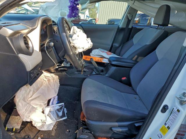 Toyota RAV4 Xle Image 2