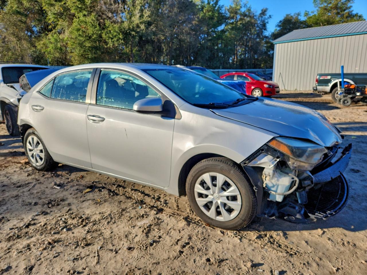 Toyota Corolla L Image 2