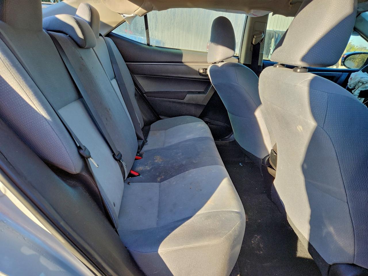 Toyota Corolla L Image 12