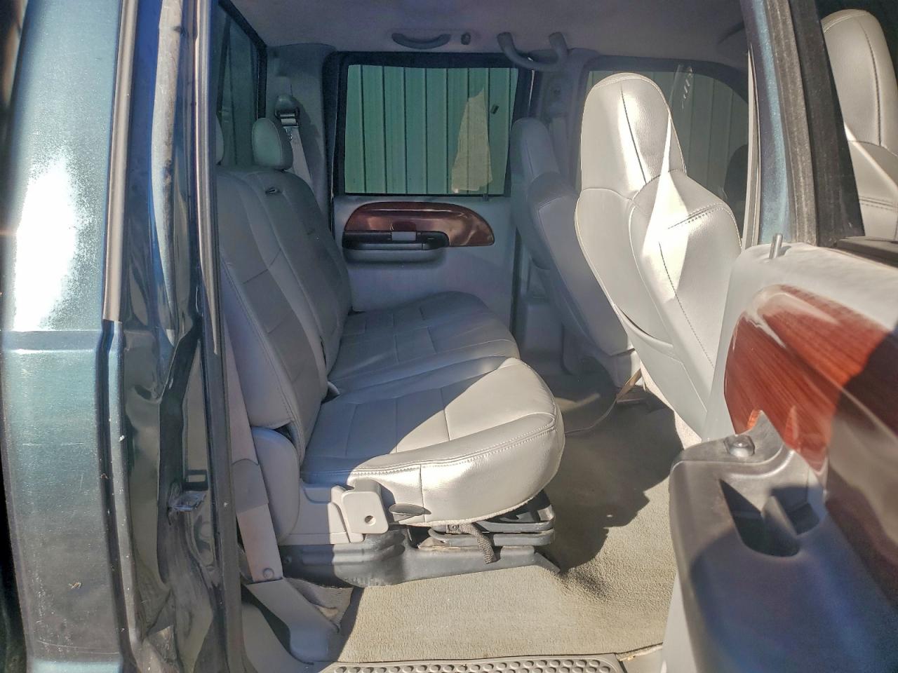 Ford F-250 Super Duty Image 11