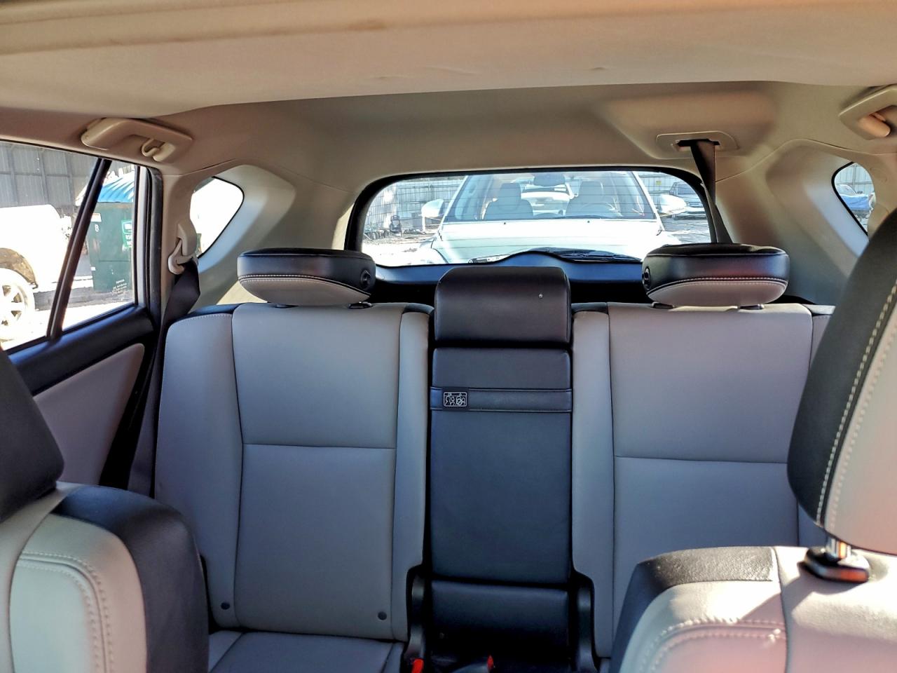 Toyota RAV4 Limited Image 2