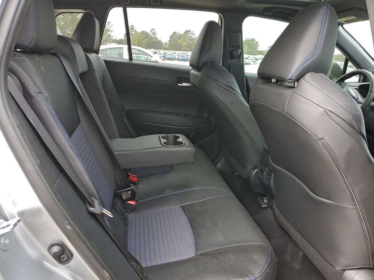 Toyota Corolla Se Image 9