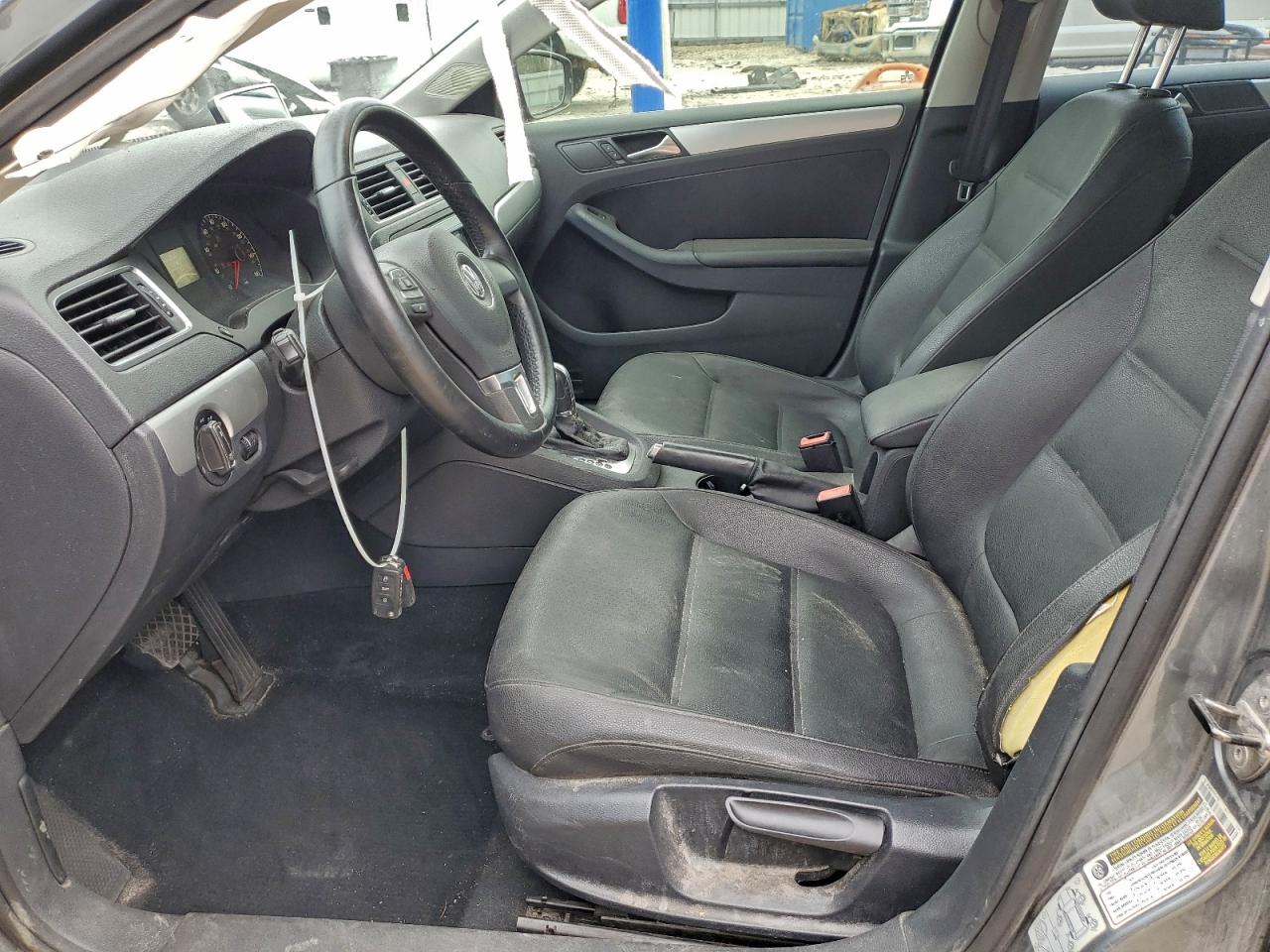 Volkswagen Jetta Sel Image 9