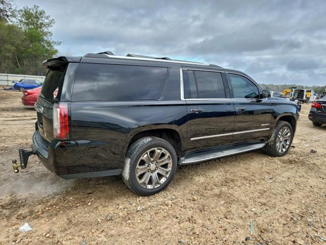 GMC Yukon Denali Image 6