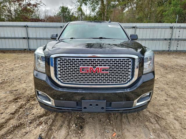 GMC Yukon Denali Image 9