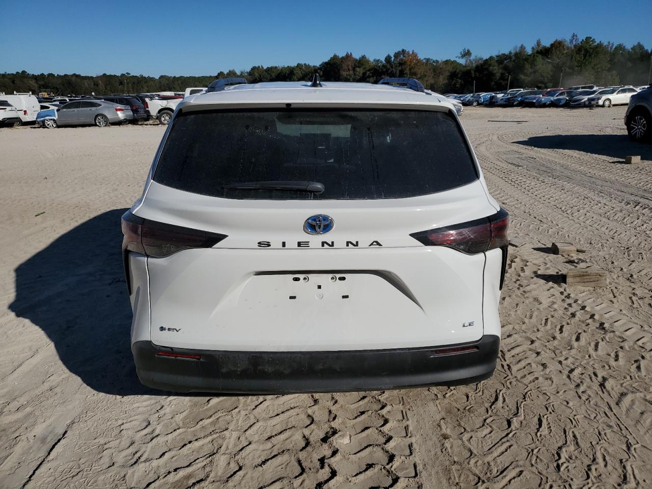 Toyota Sienna Le Image 11