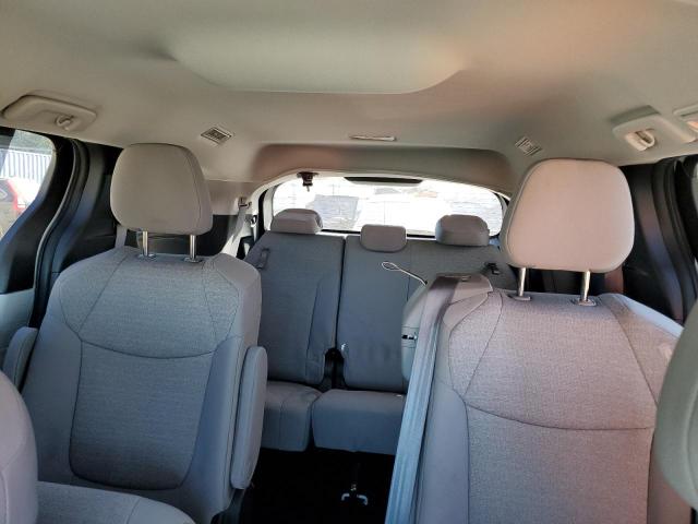 Toyota Sienna Le Image 7