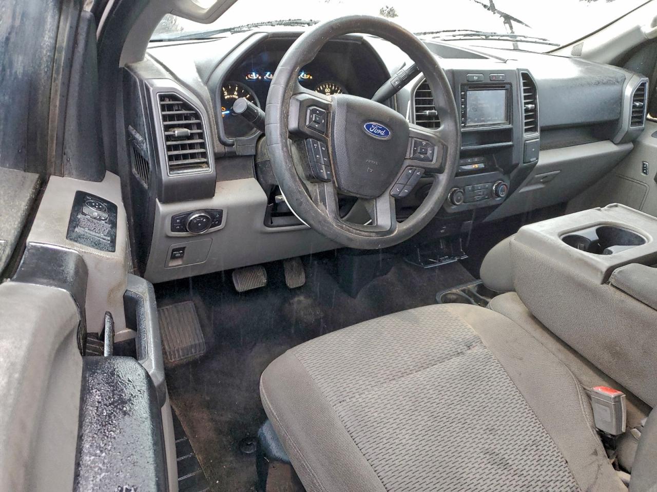 Ford F-150 Supercrew Image 9