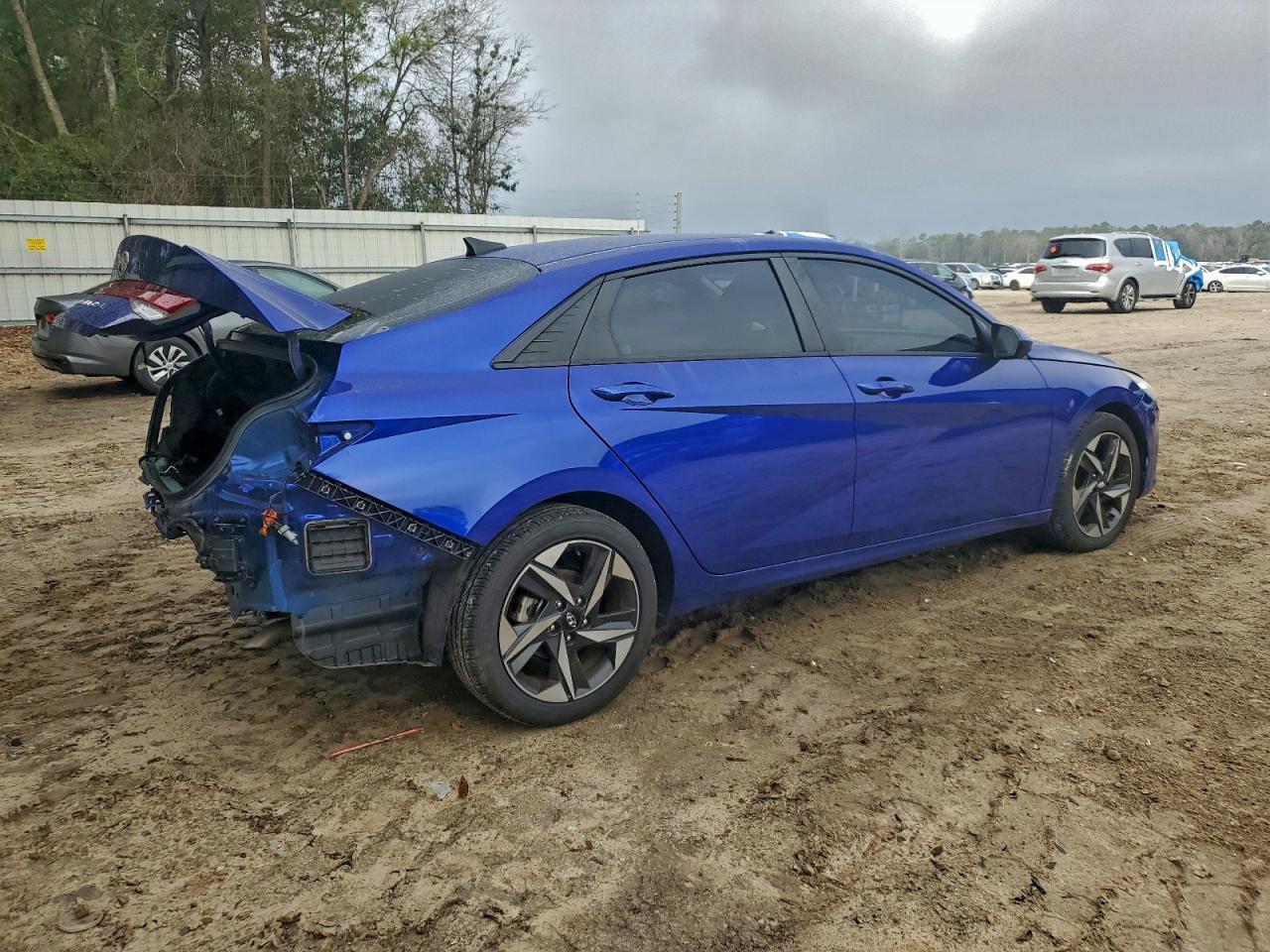 Hyundai ELANTRA Sel Image 5