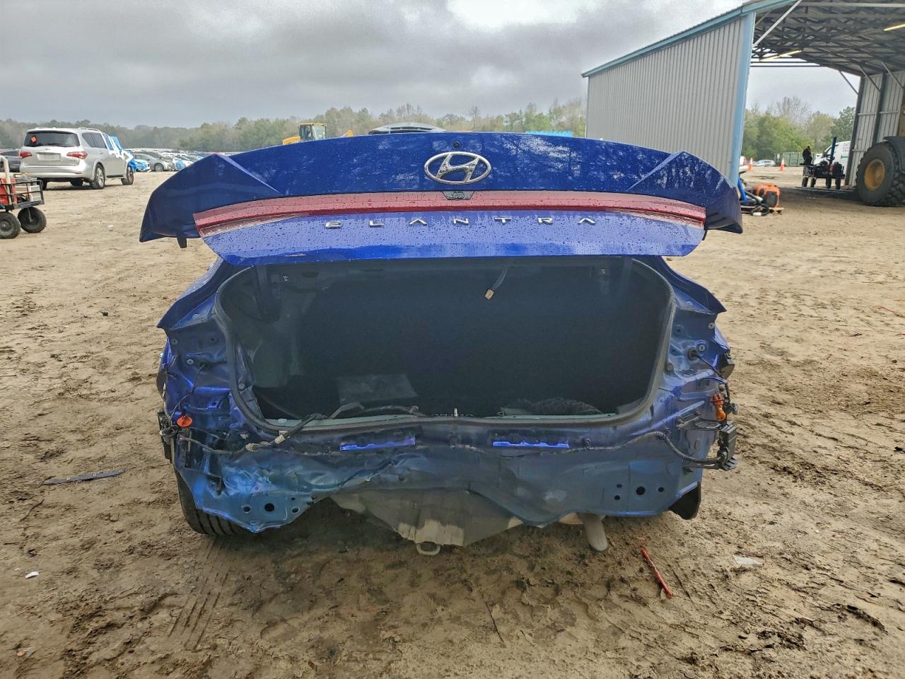 Hyundai ELANTRA Sel Image 3