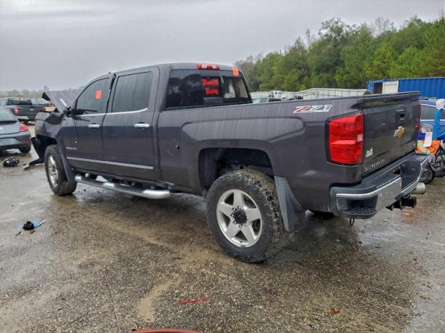 Chevrolet Silverado K2500 Heavy Duty Ltz Image 3