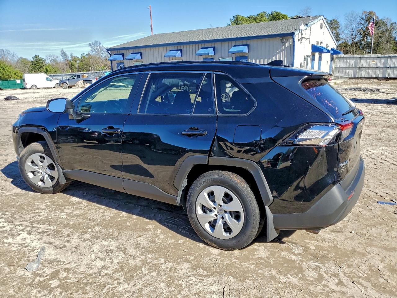 Toyota RAV4 Le Image 9