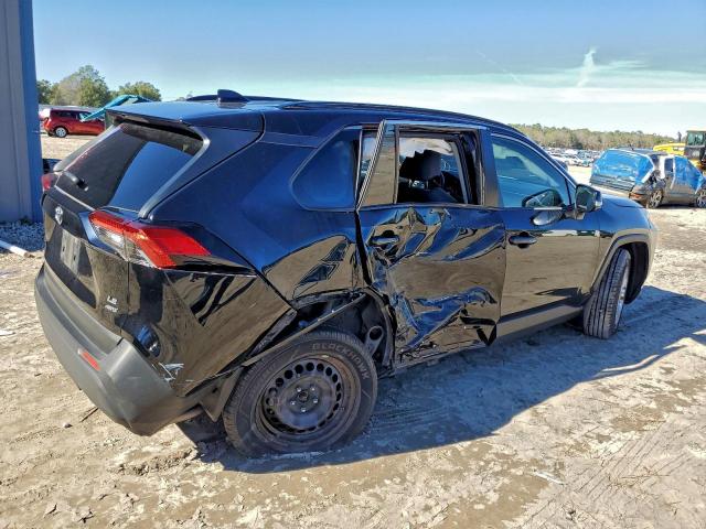 Toyota RAV4 Le Image 10