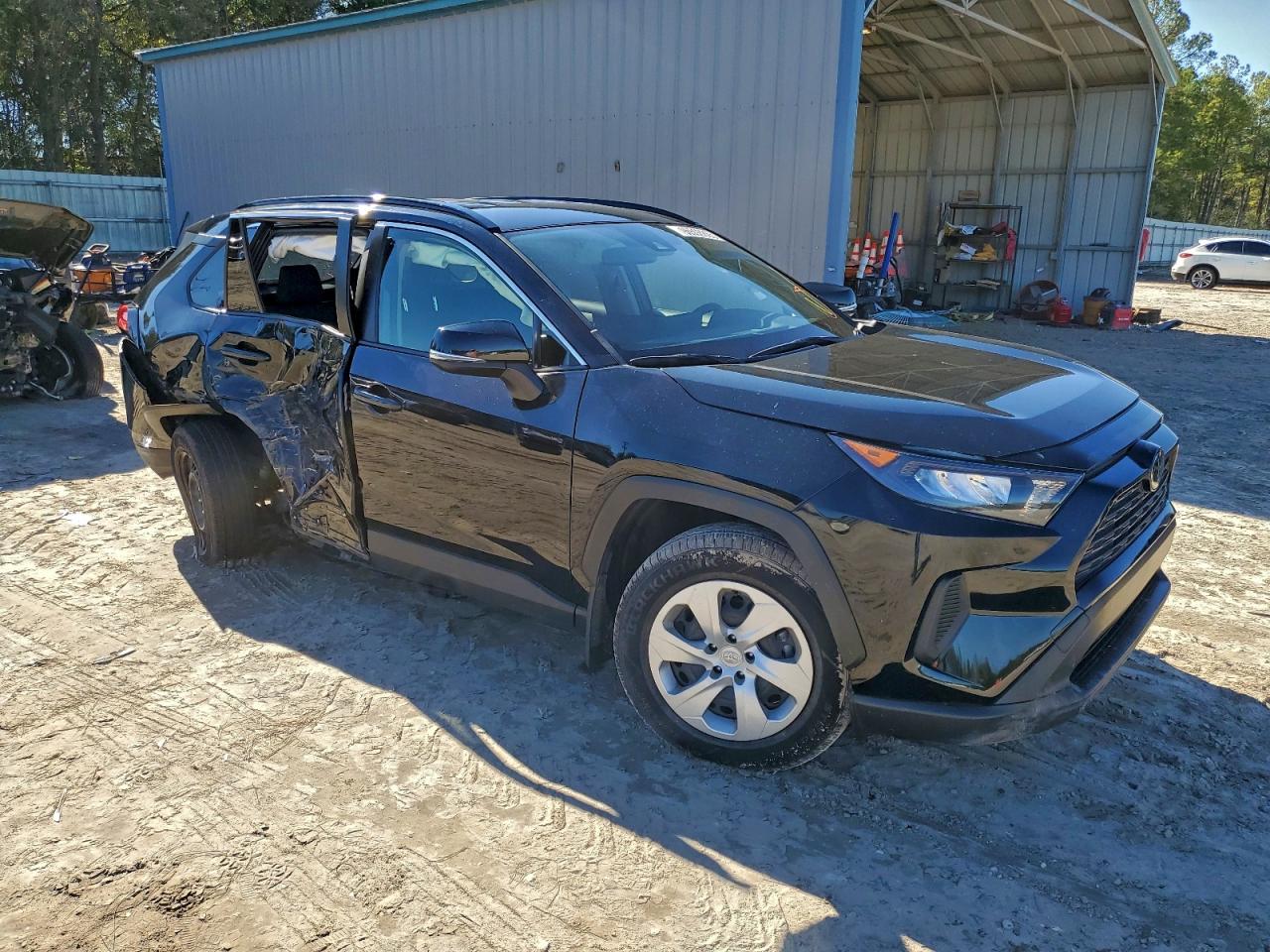 Toyota RAV4 Le Image 13