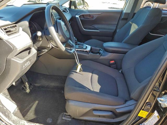 Toyota RAV4 Le Image 6