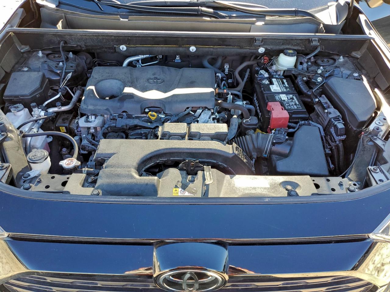 Toyota RAV4 Le Image 5