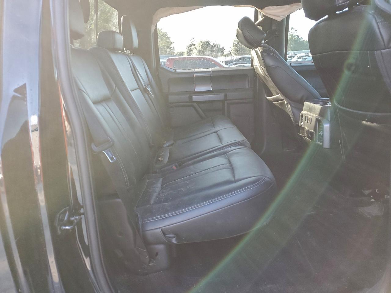 Ford F-150 Supercrew Image 12